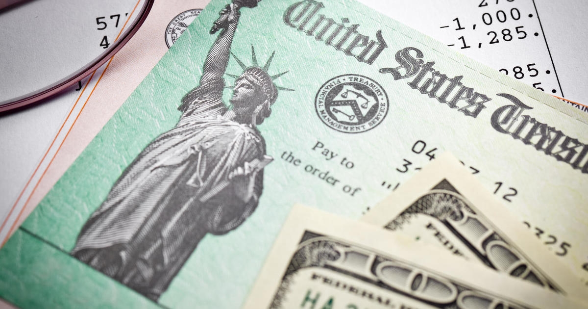 4 reasons to put your tax refund into a high yield savings account