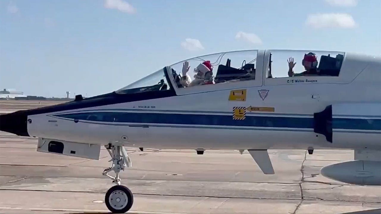 santa texas jet 1