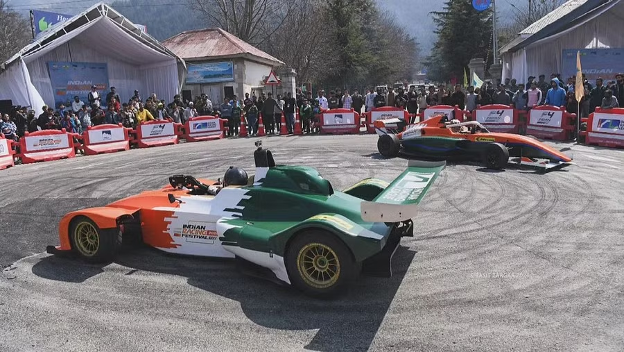 Formula 4 car race in Srinagar